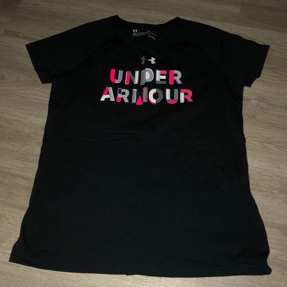 Girl under armour t shirt